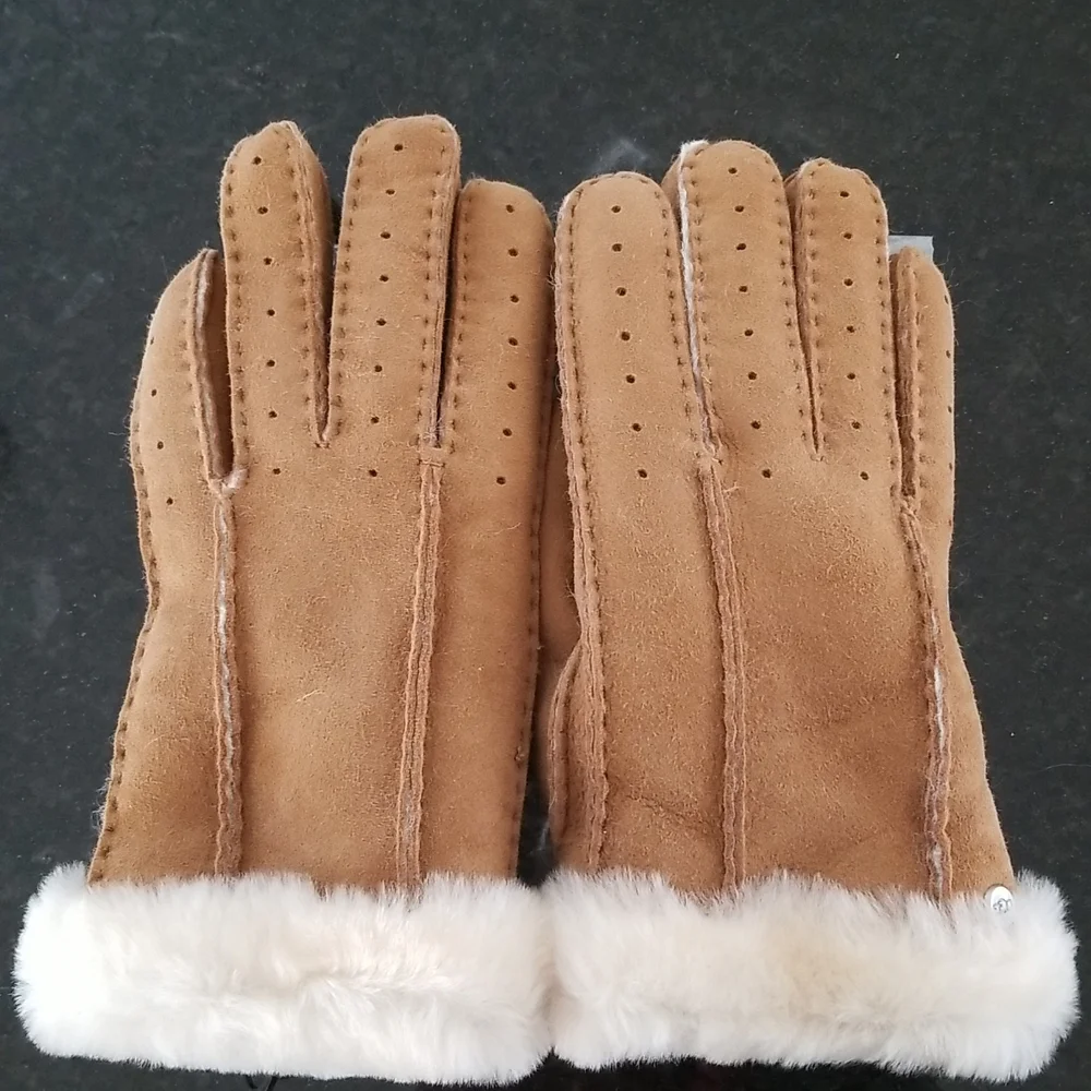 UGG Large Perforated Shearling Gloves in Chestnut